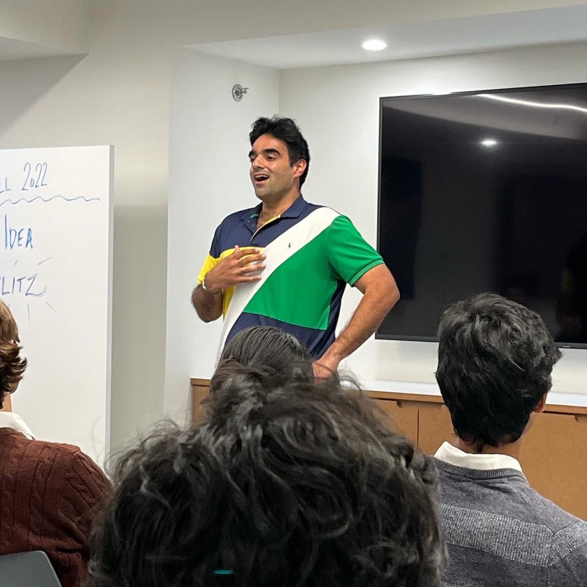 Arjan Singh Puniani presenting an early-stage SeizeFreeze pitch